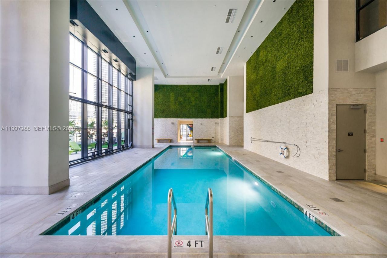 1010 Brickell Ave, Unit 4411, Miami, FL 33131 Photo