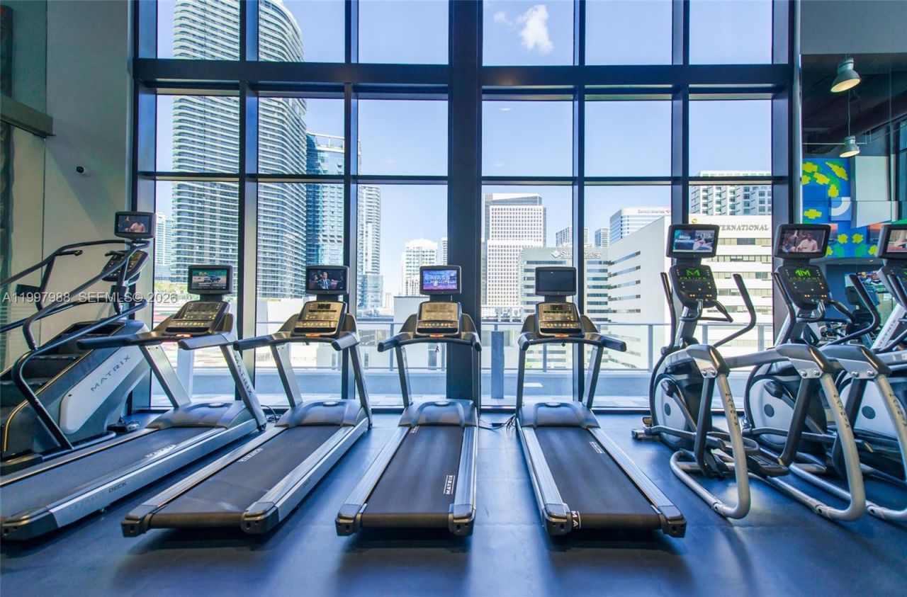 1010 Brickell Ave, Unit 4411, Miami, FL 33131 Photo