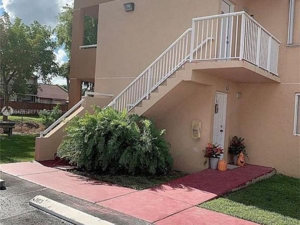 6205 SW 131st Ct, Unit 203, Miami, FL 33183