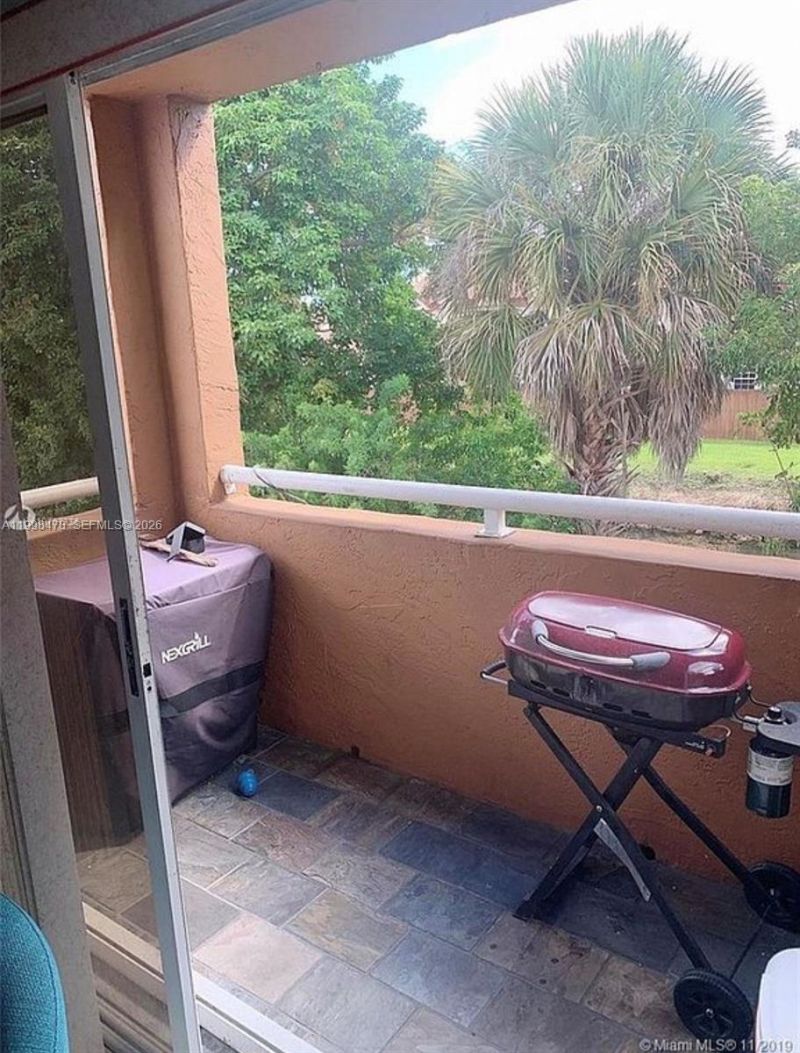 6205 SW 131st Ct, Unit 203, Miami, FL 33183 Photo