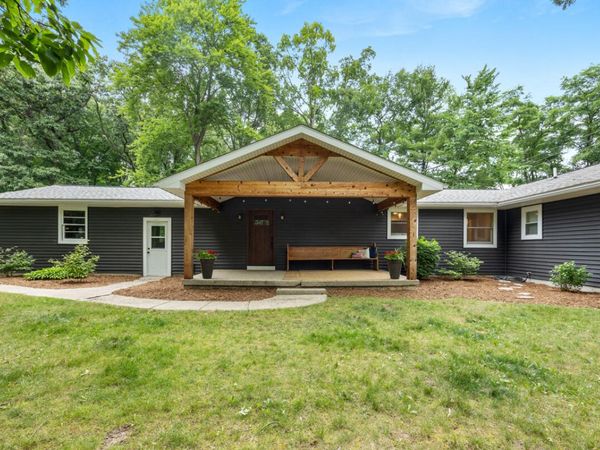 1059 Cumberland Avenue SE, Lowell, MI 49331