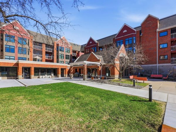 500 County Road  B , Unit 103, Roseville, MN 55113