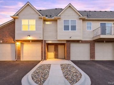 8292 Heywood Circle , Sterling Heights, MI 48312