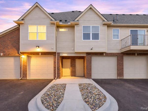 8292 Heywood Circle, Sterling Heights, MI 48312