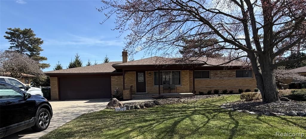 53162 Briar Drive, Shelby Township, MI 48316 Main Photo