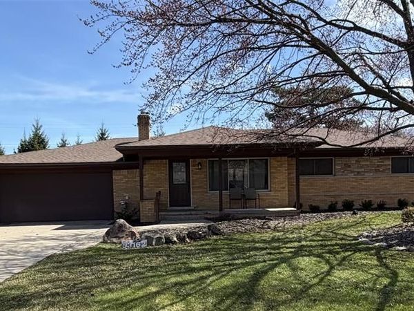 53162 Briar Drive, Shelby Twp, MI 48316