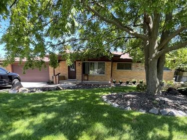 53162 Briar Drive , Shelby Twp, MI 48316