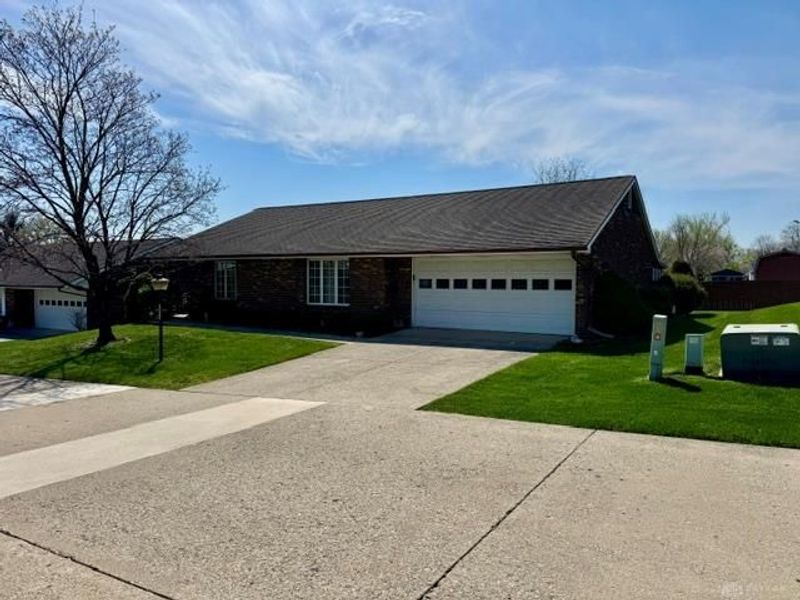 1013 Abington Place, Springfield, OH 45503 Photo 2