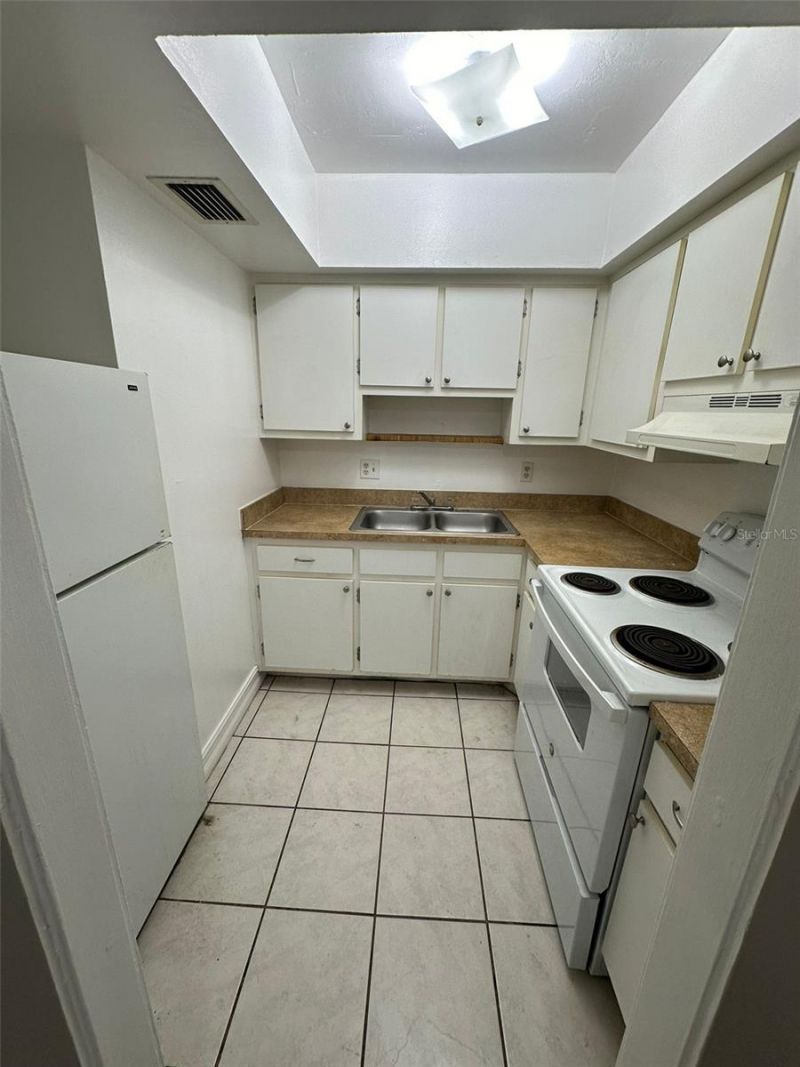 1830 Maravilla Avenue, Unit 320, Fort Myers, FL 33901 Photo