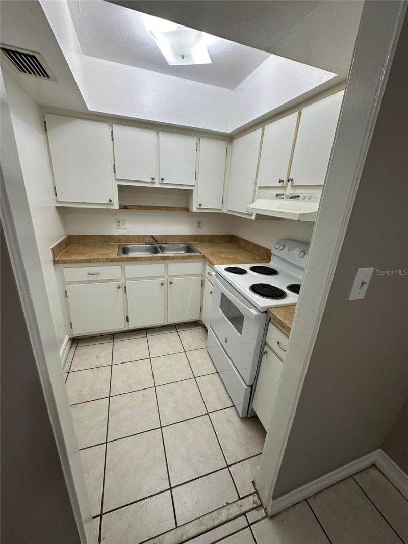 1830 Maravilla Avenue, Unit 320, Fort Myers, FL 33901 Photo