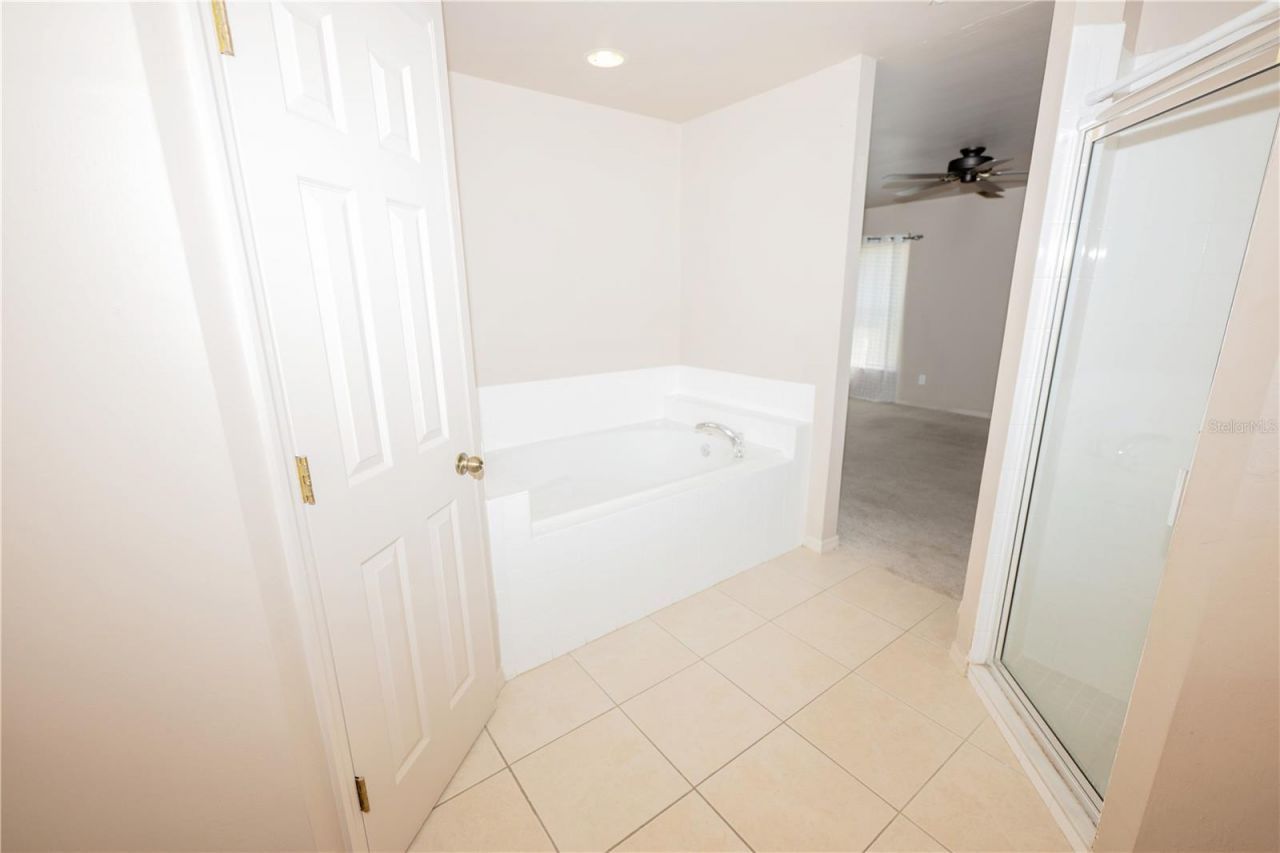 4129 NE 19th Place, Cape Coral, FL 33909 Photo