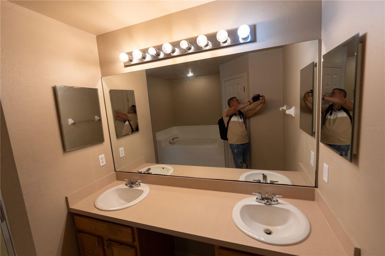 4129 NE 19th Place, Cape Coral, FL 33909 Photo