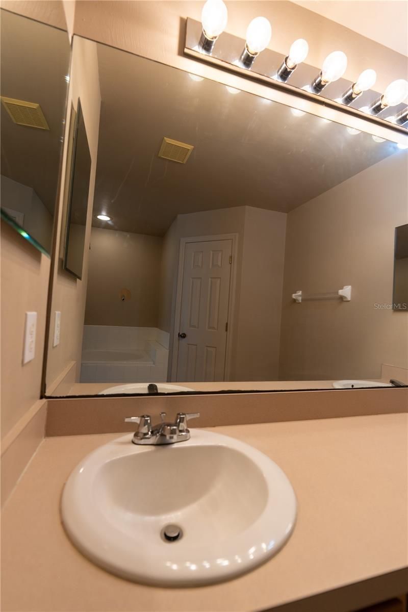 4129 NE 19th Place, Cape Coral, FL 33909 Photo