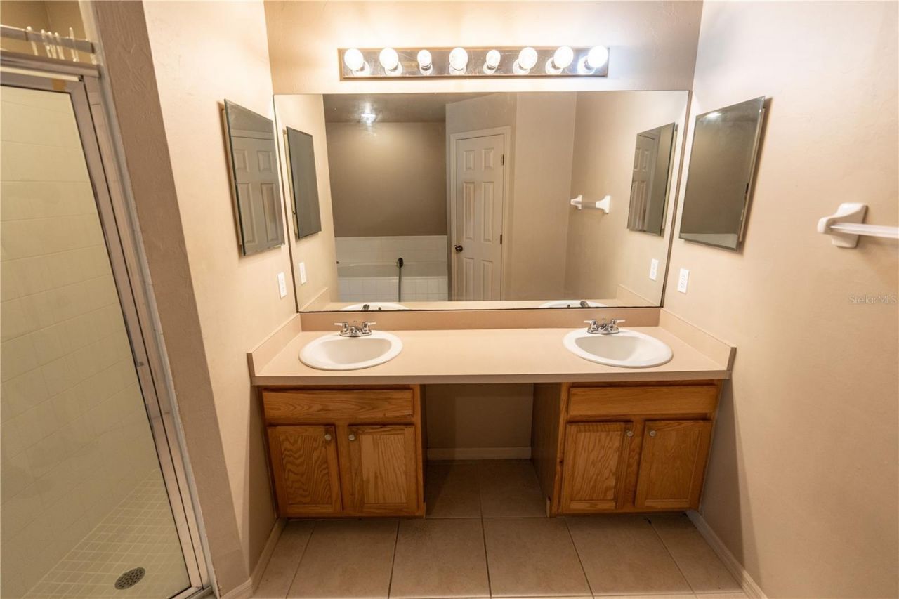 4129 NE 19th Place, Cape Coral, FL 33909 Photo