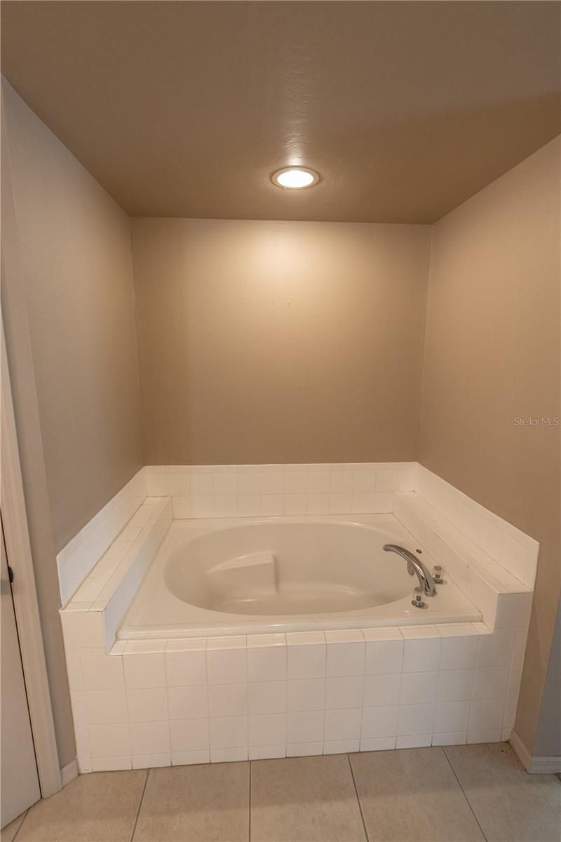 4129 NE 19th Place, Cape Coral, FL 33909 Photo