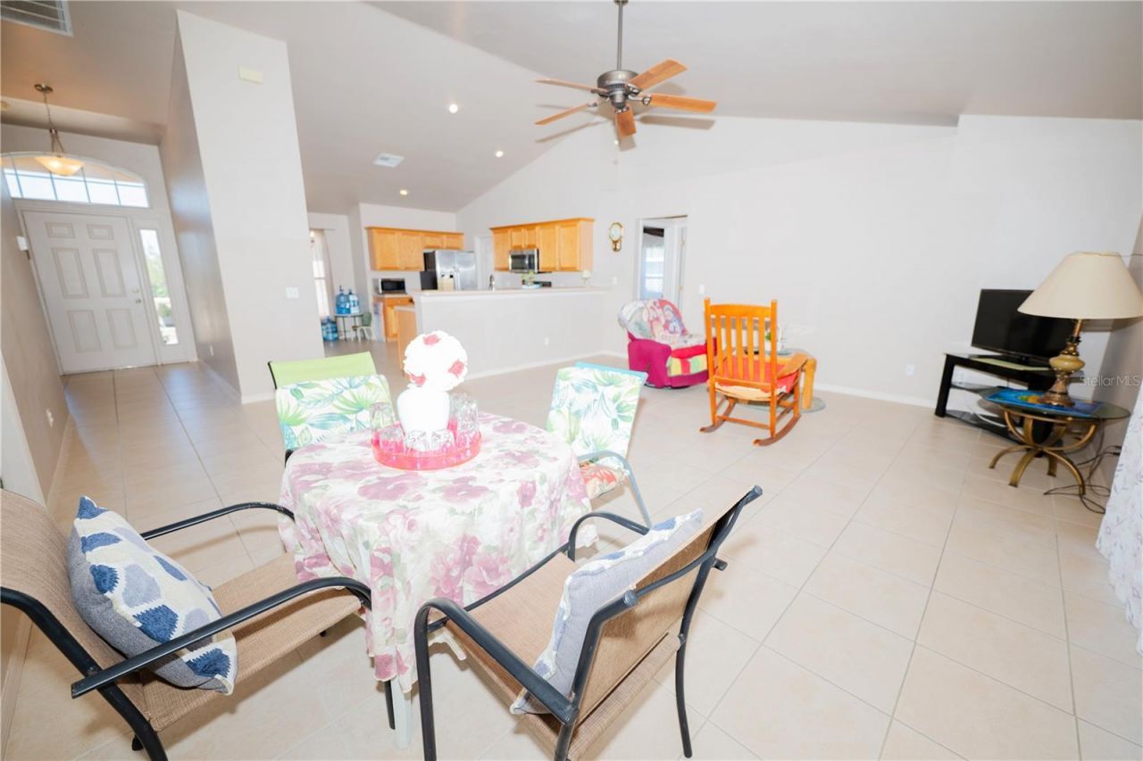 4129 NE 19th Place, Cape Coral, FL 33909 Photo