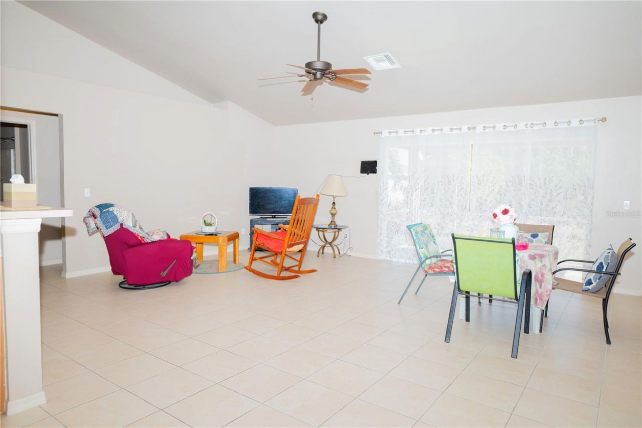 4129 NE 19th Place, Cape Coral, FL 33909 Photo