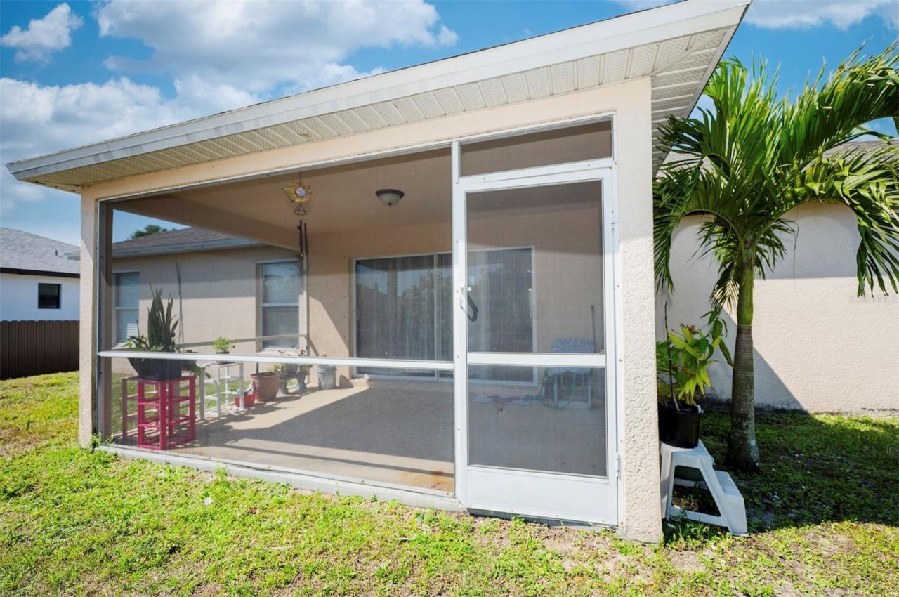 4129 NE 19th Place, Cape Coral, FL 33909 Photo