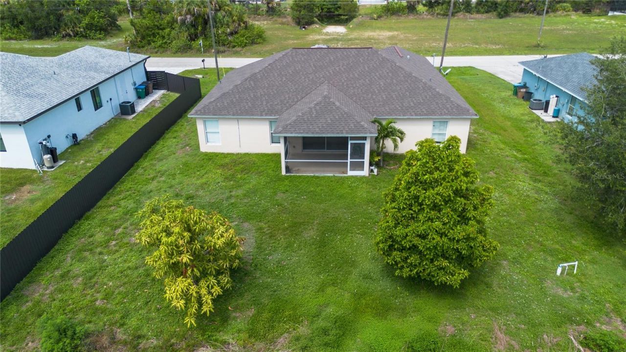 4129 NE 19th Place, Cape Coral, FL 33909 Photo