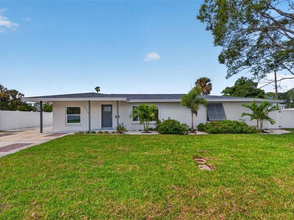 4899 VENETIAN PLACE NE, ST PETERSBURG, FL 33703