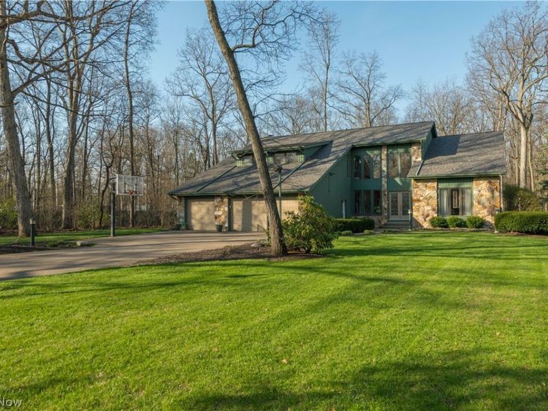 6880 Cliffside Drive, Vermilion, OH 44089 Photo 2