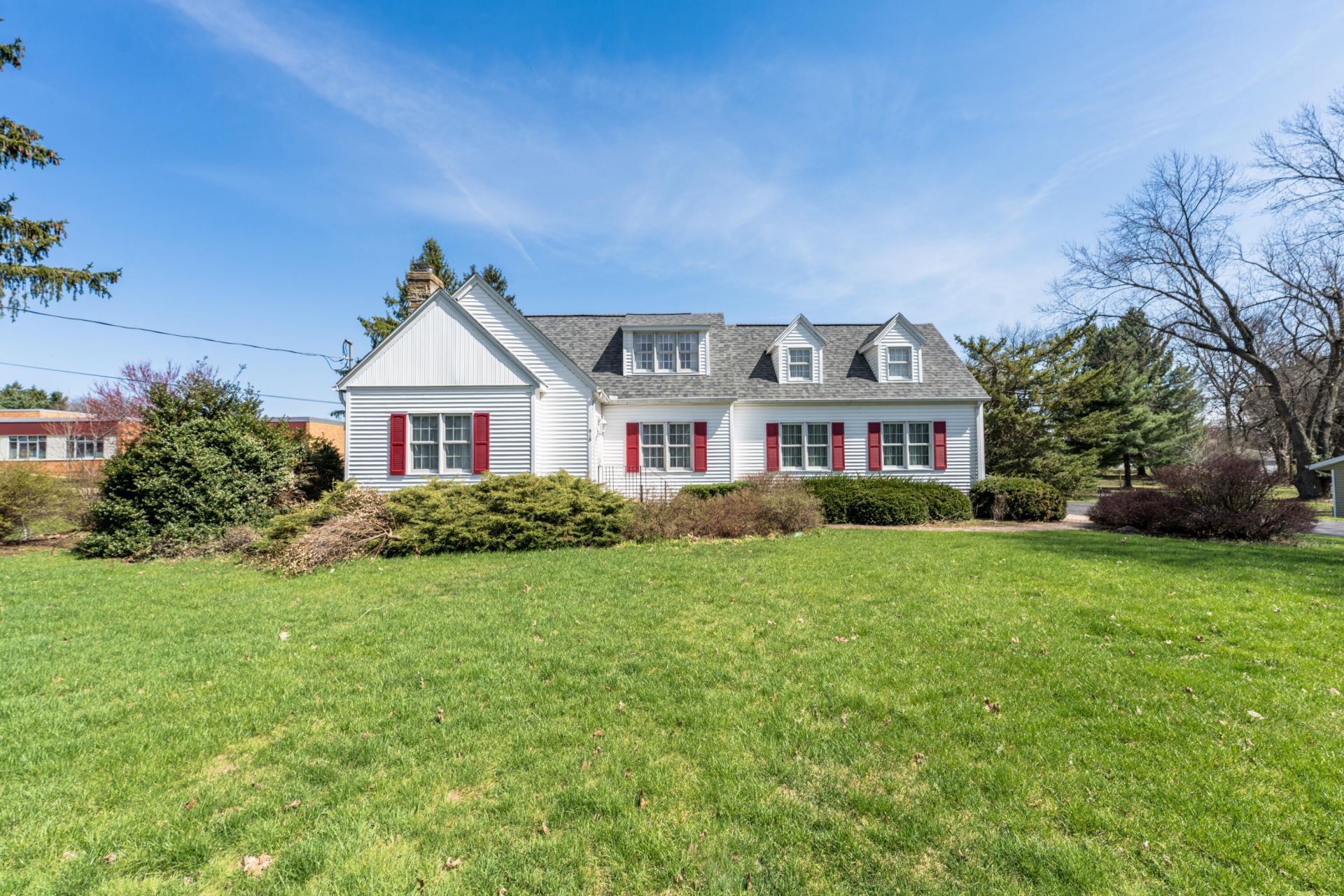 918 Nichols Road, Kalamazoo, MI 49006 Main Photo