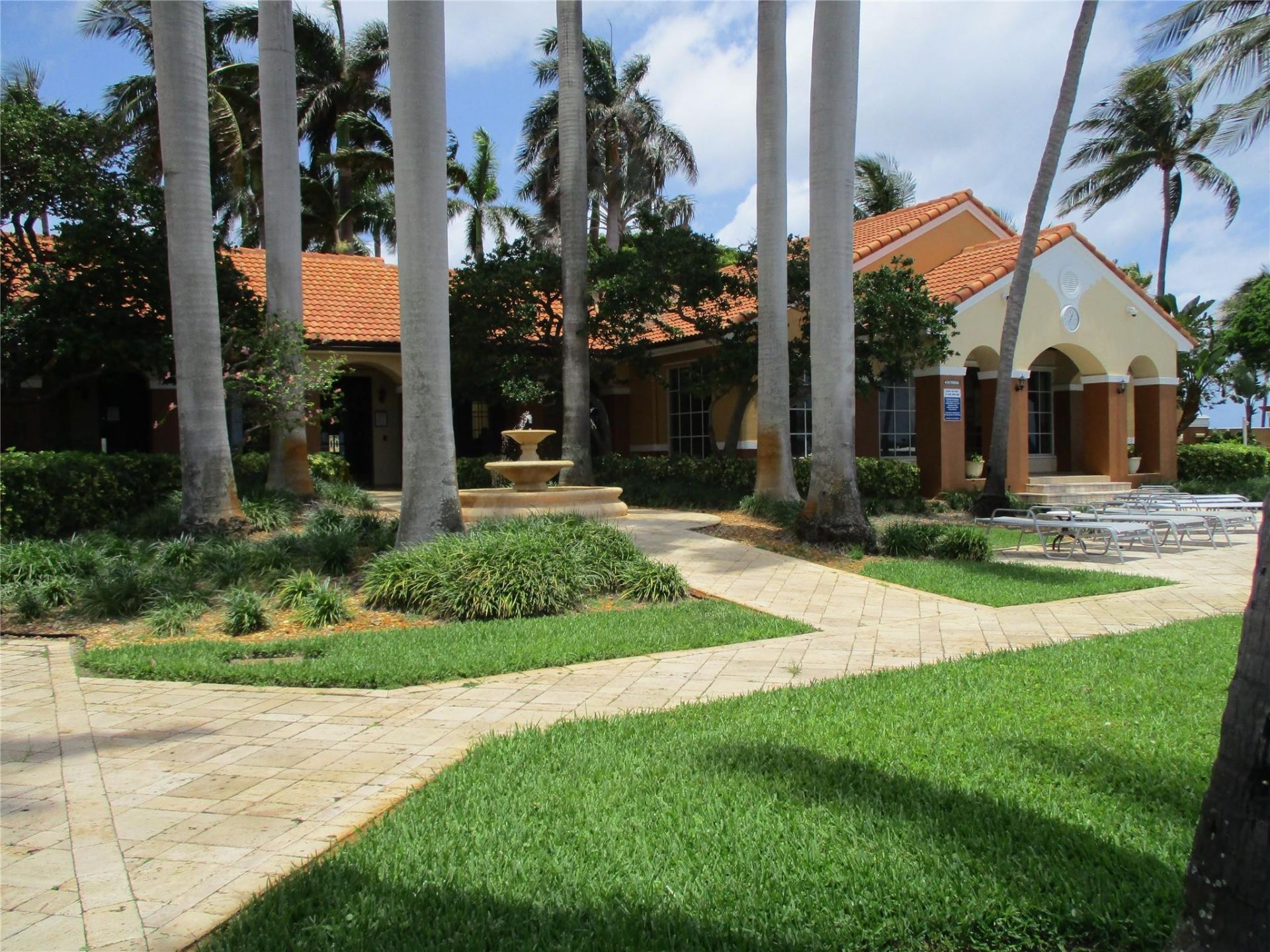 123 Yacht Club Way, Unit 206, Hypoluxo, FL 33462 Photo