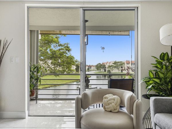2900 Sunrise Lakes Drive W, Unit 201, Sunrise, FL 33322