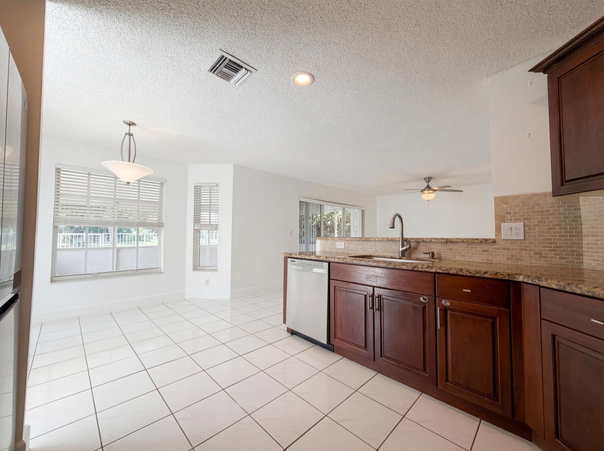 73 Gables Boulevard, Weston, FL 33326 Photo