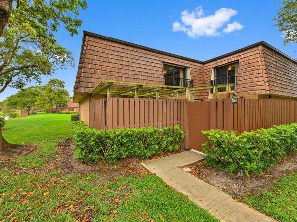 2007 20th Lane, Greenacres, FL 33463