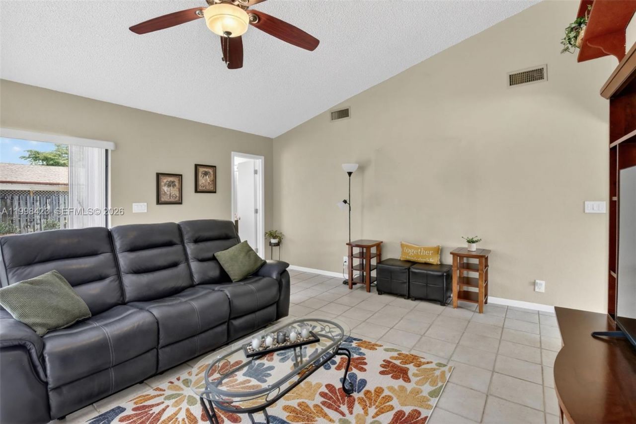 10471 NW 21st Ct, Sunrise, FL 33322 Photo