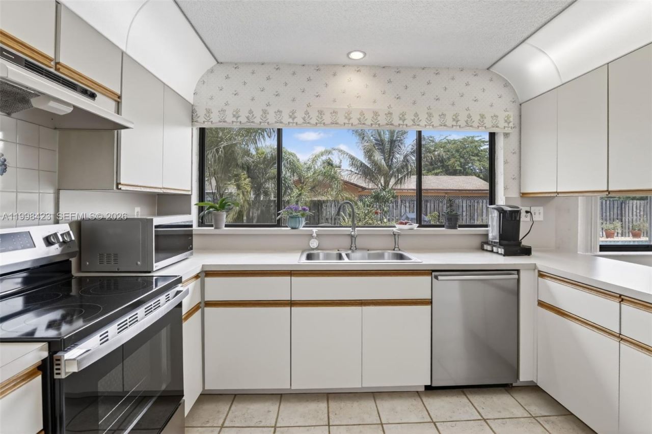 10471 NW 21st Ct, Sunrise, FL 33322 Photo