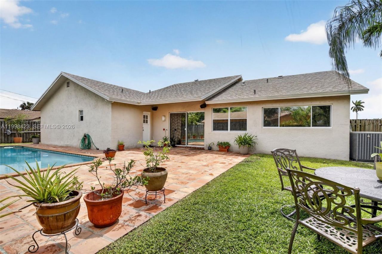 10471 NW 21st Ct, Sunrise, FL 33322 Photo