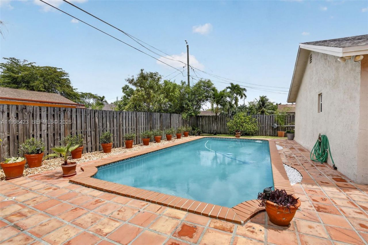 10471 NW 21st Ct, Sunrise, FL 33322 Photo