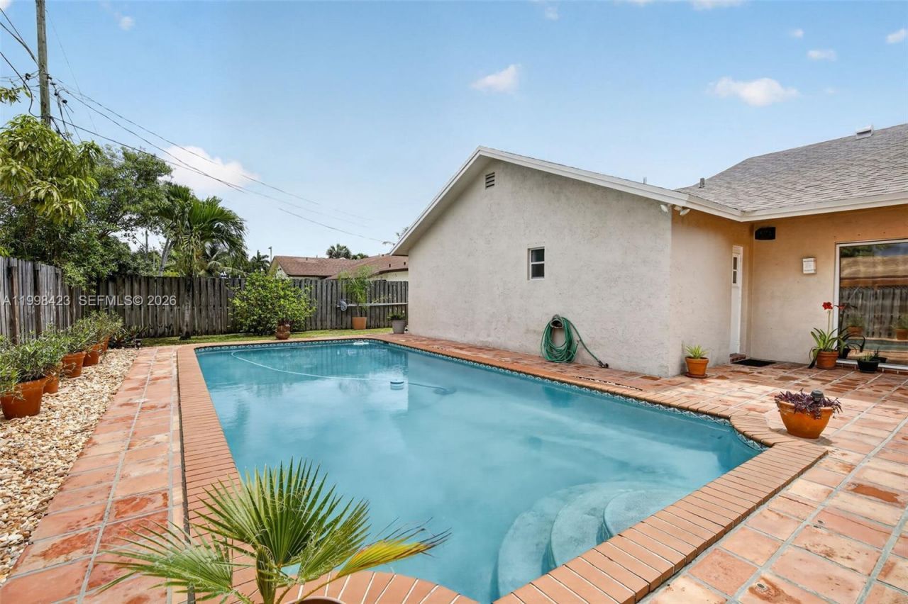 10471 NW 21st Ct, Sunrise, FL 33322 Photo