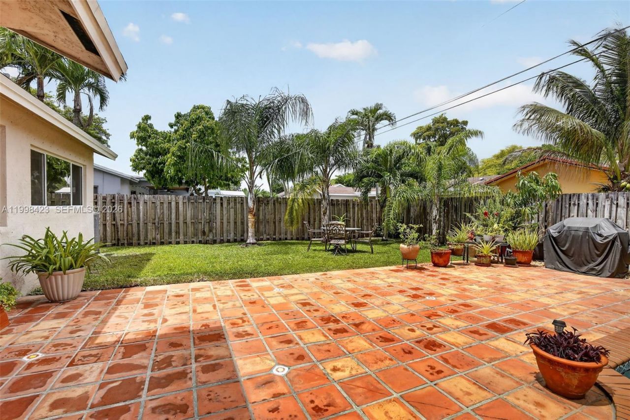 10471 NW 21st Ct, Sunrise, FL 33322 Photo