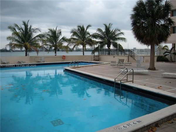 7545 E Treasure Dr, Unit 2K, North Bay Village, FL 33141