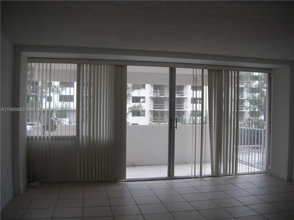 7545 E Treasure Dr, Unit 2K, North Bay Village, FL 33141 Photo