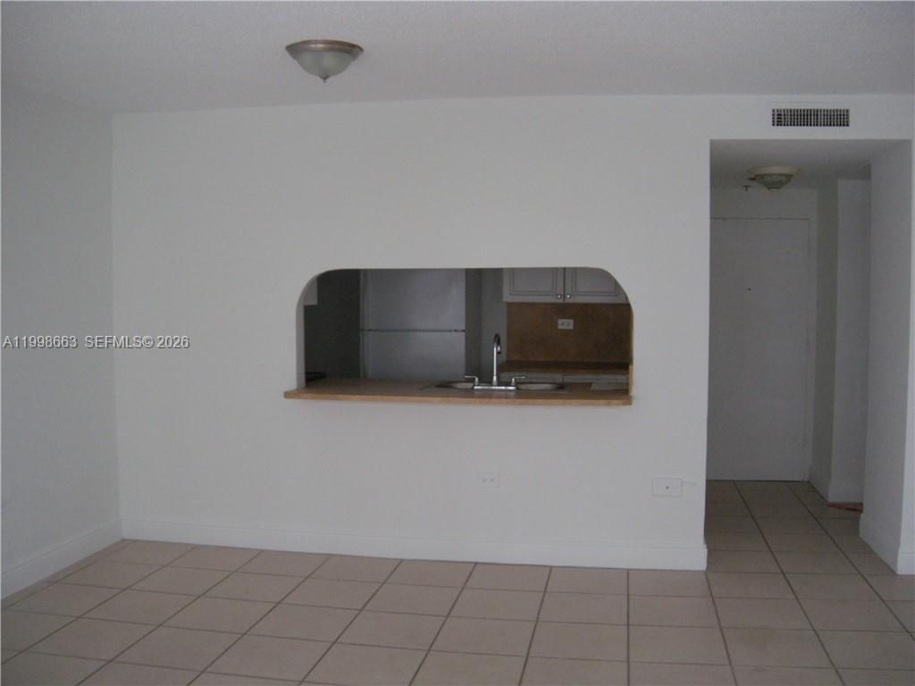 7545 E Treasure Dr, Unit 2K, North Bay Village, FL 33141 Photo