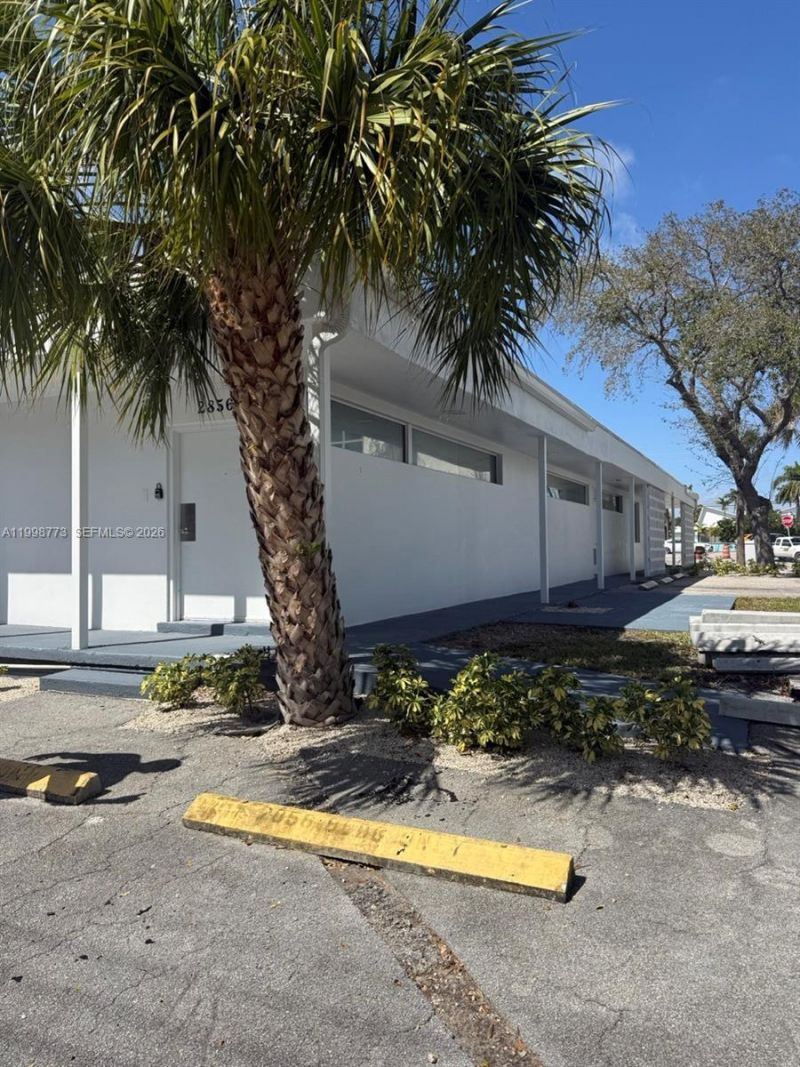2856 E Oakland Park Blvd, Fort Lauderdale, FL 33306 Photo