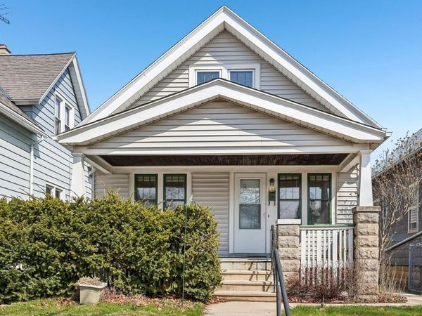 166 E Rosedale AVENUE, Milwaukee, WI 53207