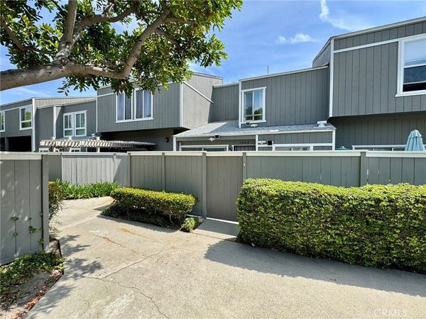 2910 S Greenville, Unit H, Santa Ana, CA 92704