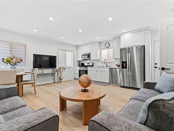 6712 Ventura Canyon Avenue, Van Nuys, CA 91401