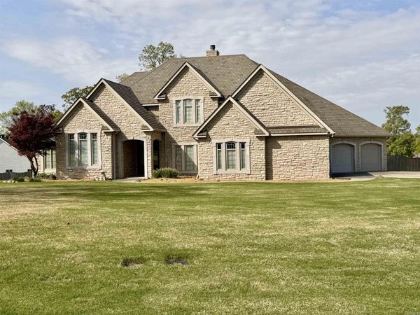 401 Huntcliff Drive, Jonesboro, AR 72404