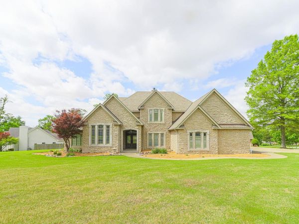 401 Huntcliff Drive, Jonesboro, AR 72404