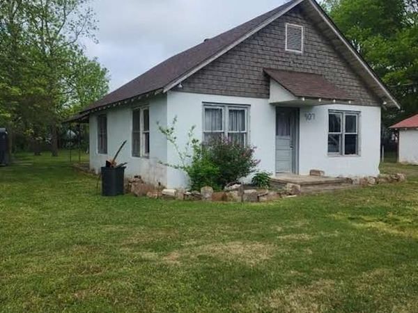 907 S Reine, Mena, AR 71953