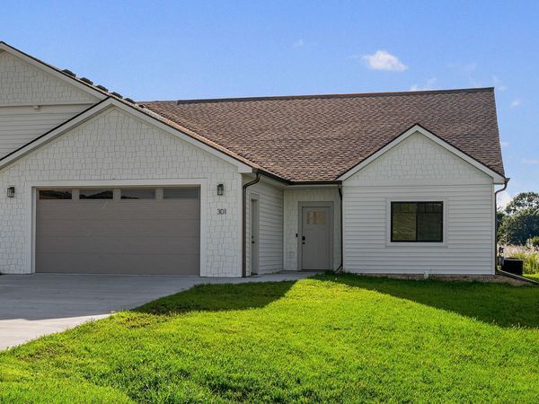 301 Stoddard Street S, Houston, MN 55943