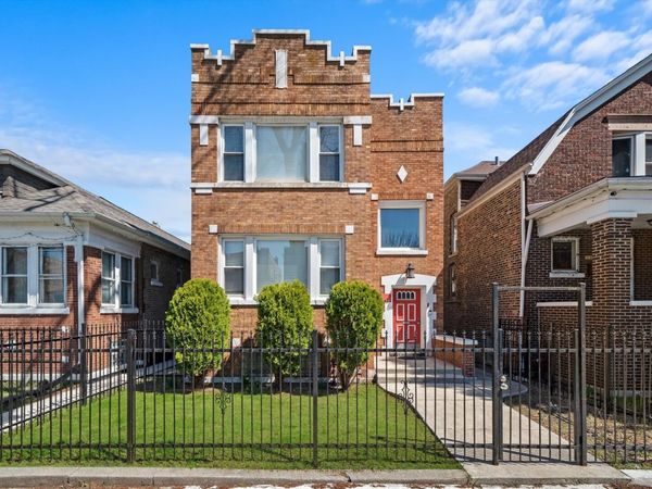 6431 S Artesian Avenue, Chicago, IL 60629
