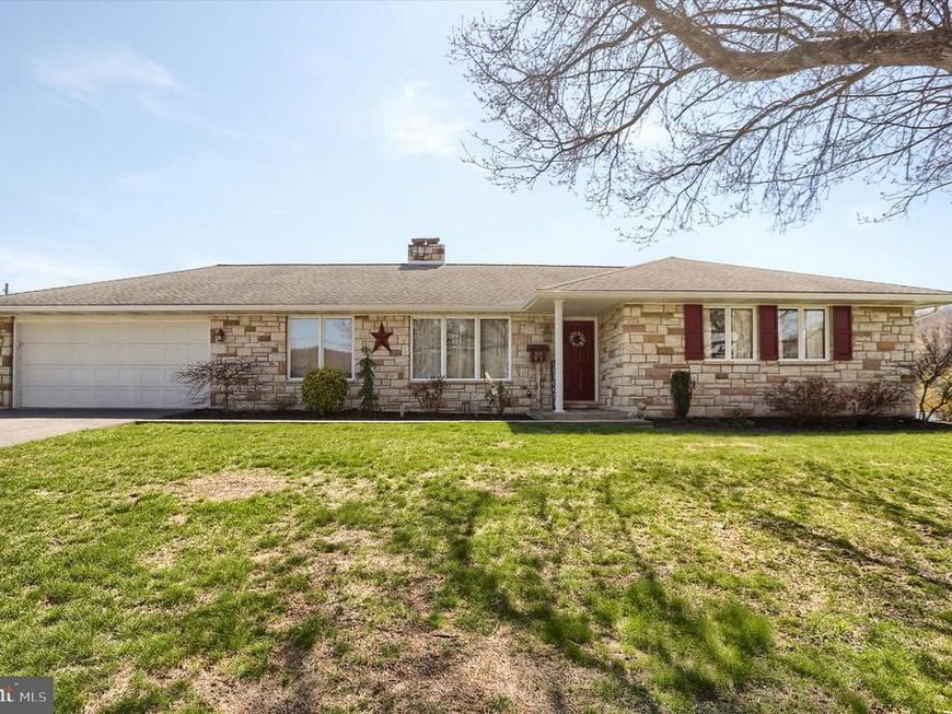 162 Oak Drive , Thompsontown, PA 17094 Main Photo