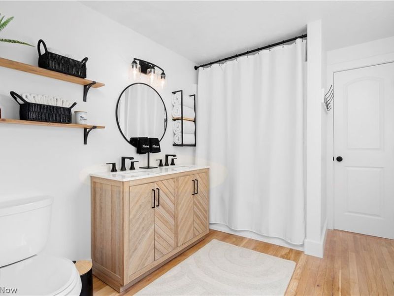 4247 E Lake Road, Sheffield Lake, OH 44054 Photo 19